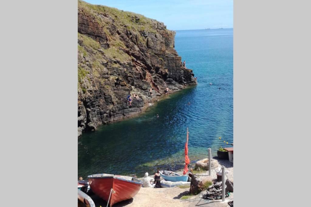 Farm Accommodation - The Lizard Peninsula, Cornwall Helston Exterior photo